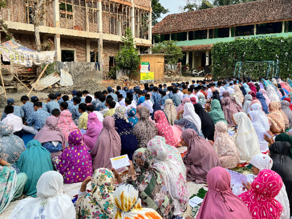 BERSEMI (Berdhuha Setiap Kamis Pagi)