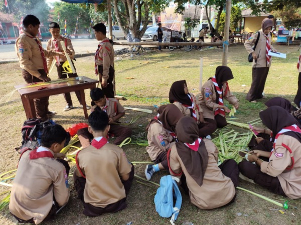 Juara 1 Lomba Janur tingkat Kwaran Cikedal